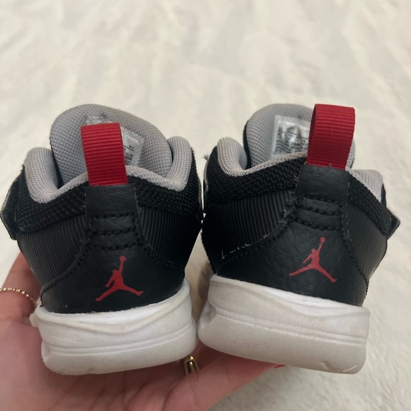 🔥 Toddler Jordan Stay Loyal 3 Sneakers - Picture 3 of 6